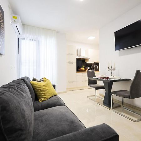 Lovely Apartment In Zadar With Wifi Exterior photo